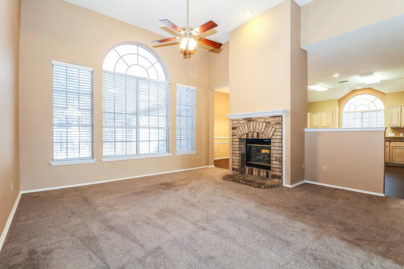 2,535/Mo, 713 Claire View Dr Desoto, TX 75115 Living Roomlarge View 2
