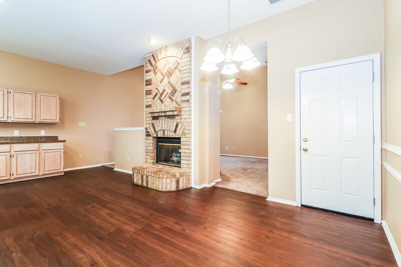 2,535/Mo, 713 Claire View Dr Desoto, TX 75115 Breakfast Nooklarge View 2