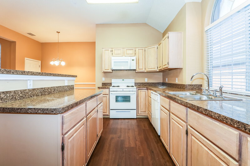 2,535/Mo, 713 Claire View Dr Desoto, TX 75115 Kitchenlarge View 3