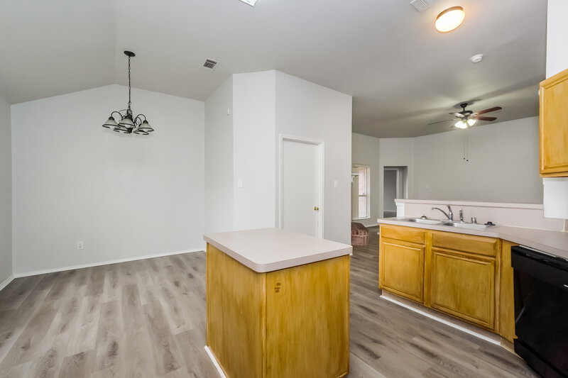 2,305/Mo, 1746 ONeal St Lancaster, TX 75134 Kitchen View