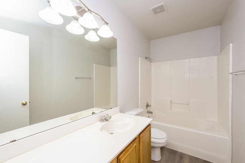 2,305/Mo, 1746 ONeal St Lancaster, TX 75134 Bathroom View