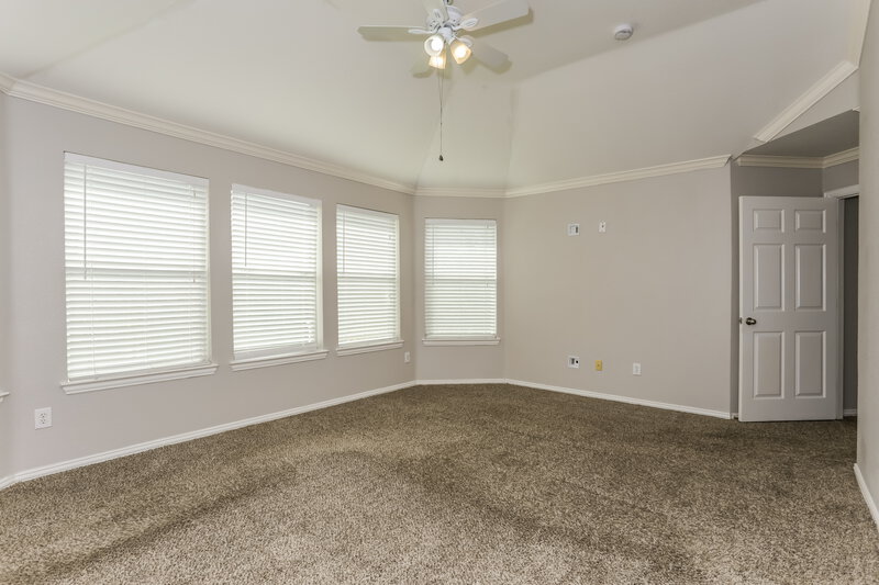 2,215/Mo, 6428 Canyon Lake Dr Dallas, TX 75249 Main Bedroom View 2