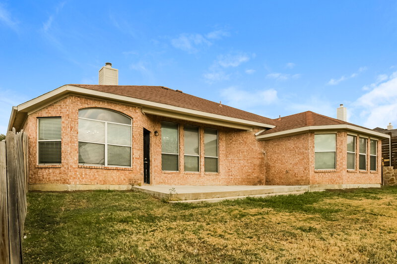 2,215/Mo, 6428 Canyon Lake Dr Dallas, TX 75249 Rear View