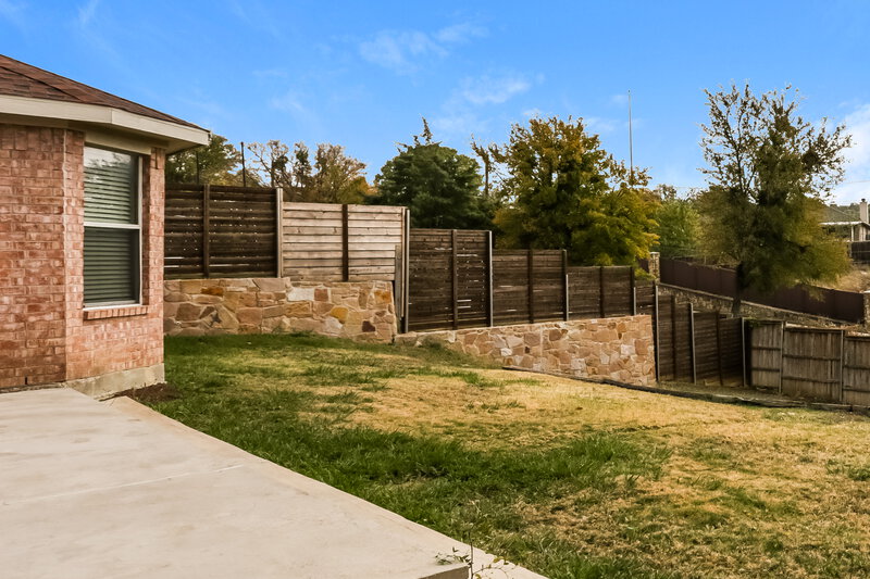 2,215/Mo, 6428 Canyon Lake Dr Dallas, TX 75249 Rear View 2