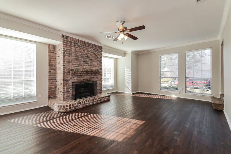 2,445/Mo, 7418 Euclid Dr Rowlett, TX 75089 Family Room View 2