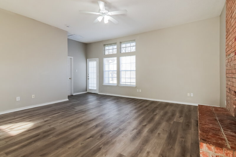 1,930/Mo, 2310 Summit Dr McKinney, TX 75071 Living Room View