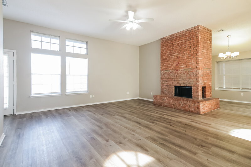 1,930/Mo, 2310 Summit Dr McKinney, TX 75071 Living Room View 3