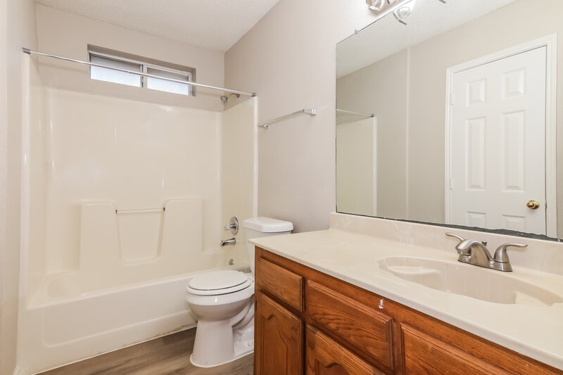 1,930/Mo, 2310 Summit Dr McKinney, TX 75071 Bathroom View