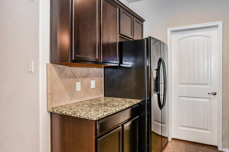 2,230/Mo, 2721 Leslie Ln Anna, TX 75409 Kitchen View