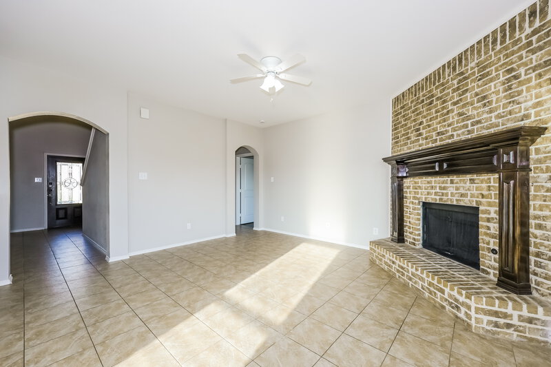2,150/Mo, 1082 Carpenter Ct Lavon, TX 75166 Living Room View 3