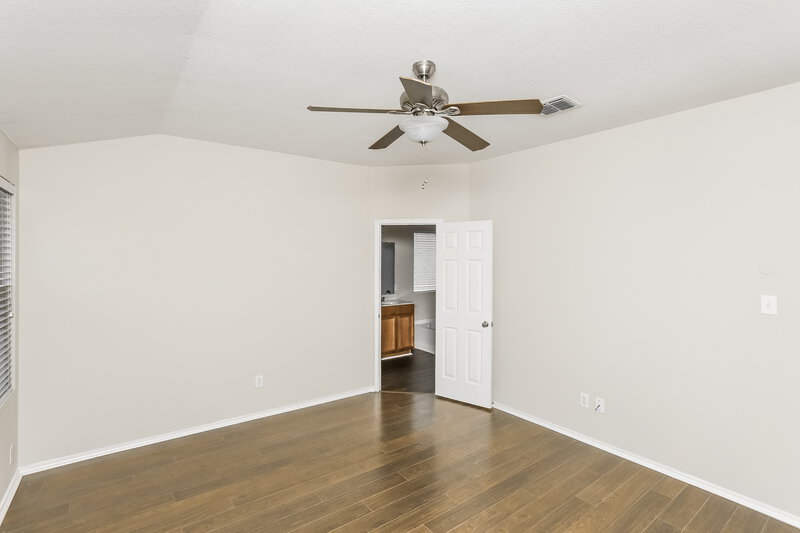 1,900/Mo, 516 Cleveland Dr Lavon, TX 75166 Main Bedroom View 2