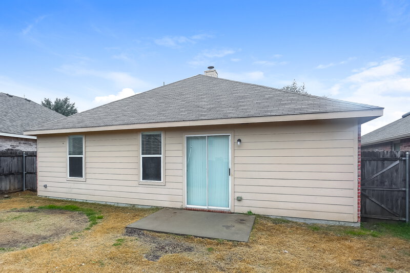 1,900/Mo, 516 Cleveland Dr Lavon, TX 75166 Rear View