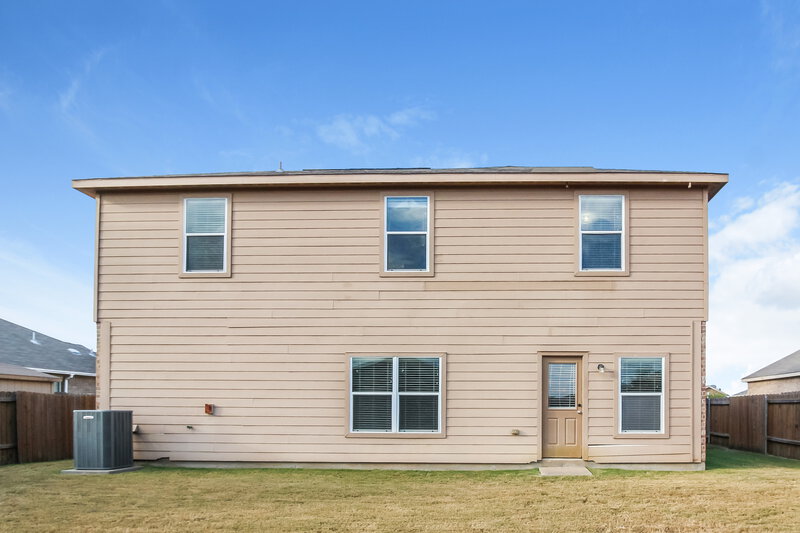 2,275/Mo, 309 Meadow View Ln Anna, TX 75409 Rear View