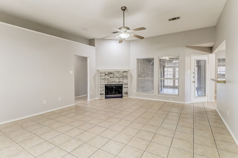 2,320/Mo, 3804 Sycamore Ln Rockwall, TX 75032 Living Room View