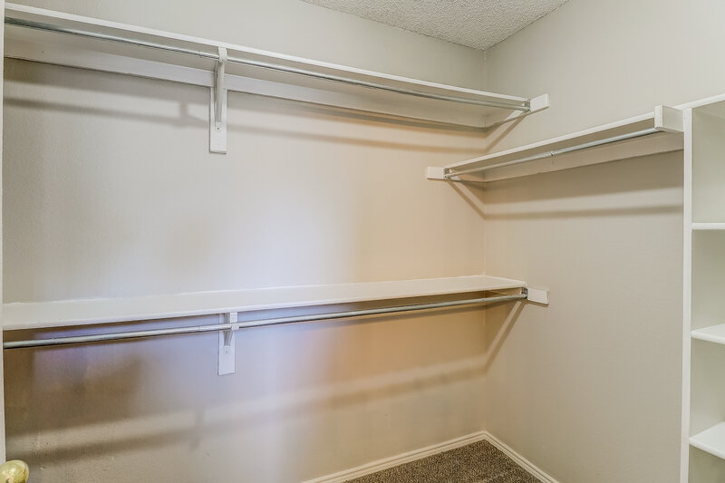 2,320/Mo, 3804 Sycamore Ln Rockwall, TX 75032 Walk In Closet View