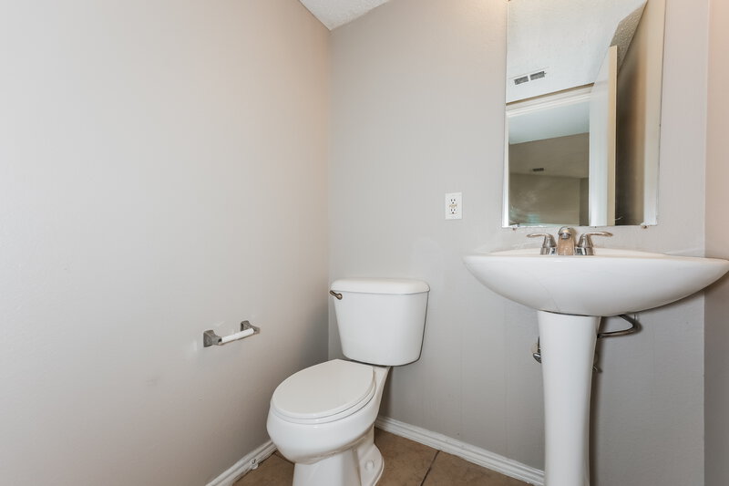 1,985/Mo, 521 Merton Ct Crowley, TX 76036 Bathroom View
