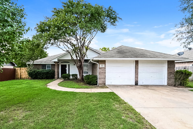 2,220/Mo, 404 Roan Ln Red Oak, TX 75154 External View