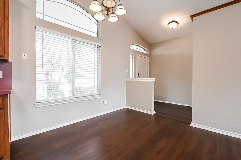 2,220/Mo, 404 Roan Ln Red Oak, TX 75154 Dining Room View