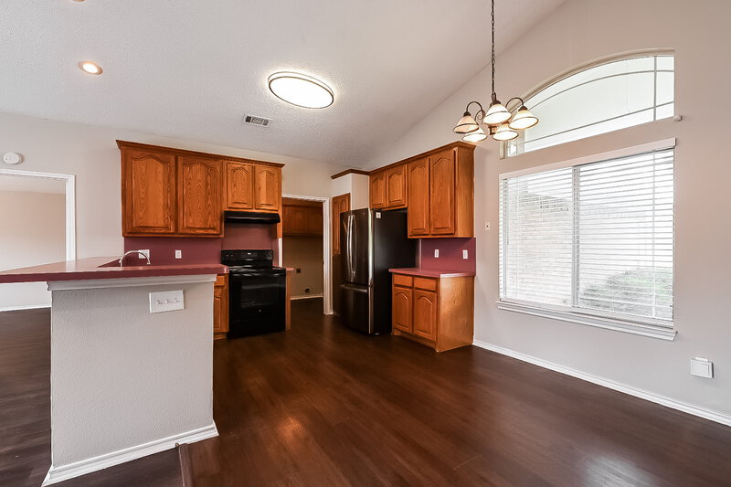 2,220/Mo, 404 Roan Ln Red Oak, TX 75154 Dining Room View 2
