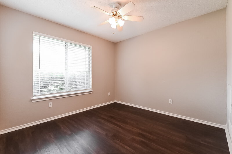 2,220/Mo, 404 Roan Ln Red Oak, TX 75154 Bedroom View