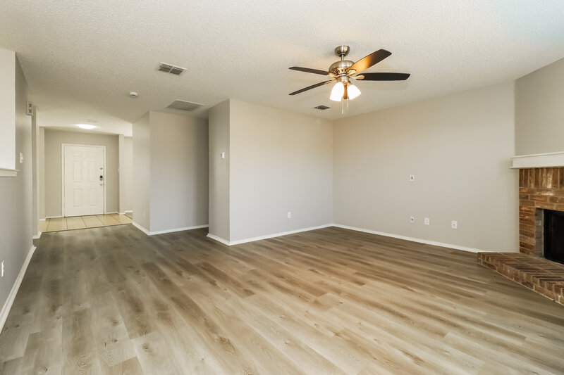 2,820/Mo, 1221 Candler Dr Lancaster, TX 75134 Living Room View