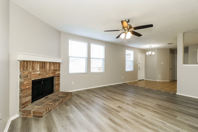 2,820/Mo, 1221 Candler Dr Lancaster, TX 75134 Living Room View 2
