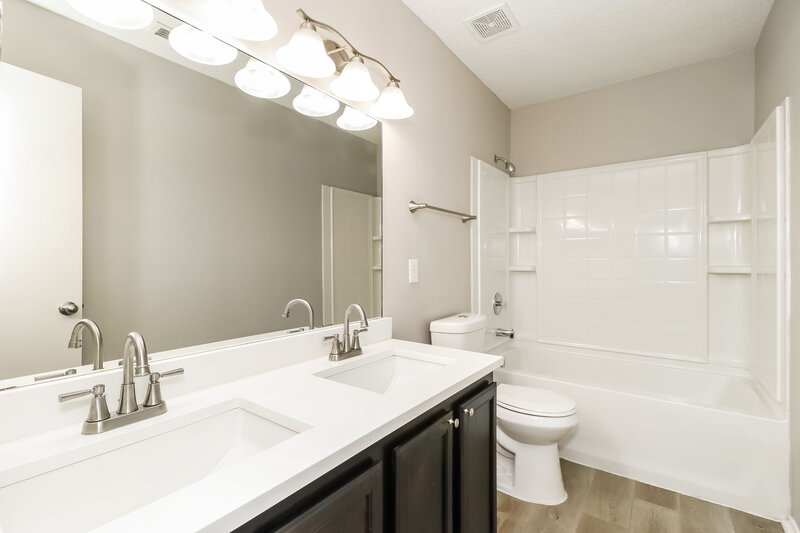 2,820/Mo, 1221 Candler Dr Lancaster, TX 75134 Bathroom View