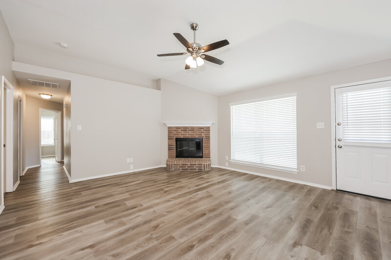 2,530/Mo, 7029 Pickford Ct Arlington, TX 76001 Living Room View