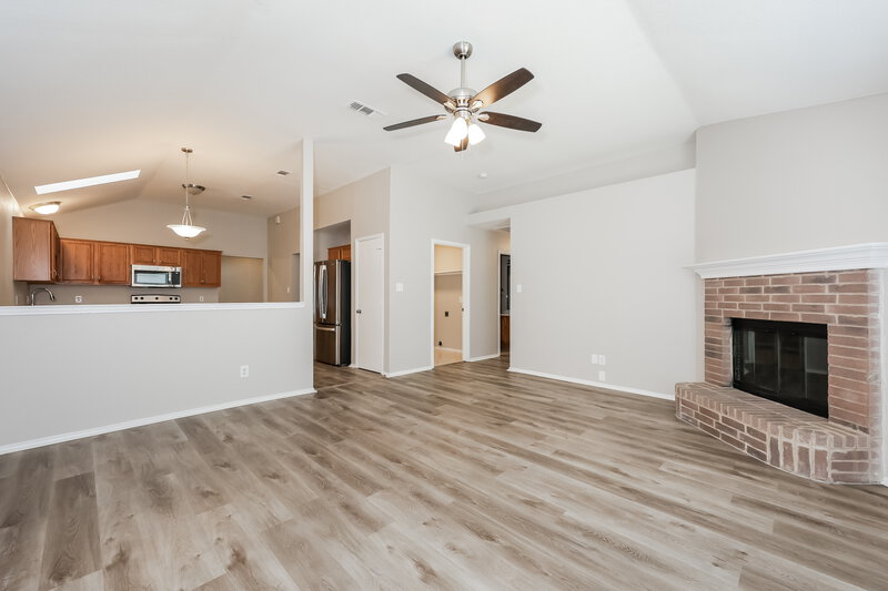 2,530/Mo, 7029 Pickford Ct Arlington, TX 76001 Living Room View 2