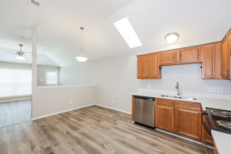 2,530/Mo, 7029 Pickford Ct Arlington, TX 76001 Kitchen View 2
