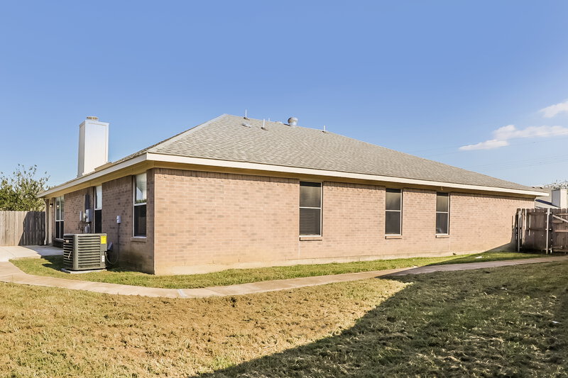 2,530/Mo, 7029 Pickford Ct Arlington, TX 76001 Rear View 2