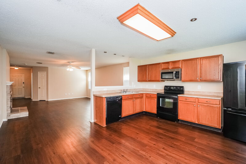 2,180/Mo, 3520 Clydesdale Dr Denton, TX 76210 Kitchen View 3