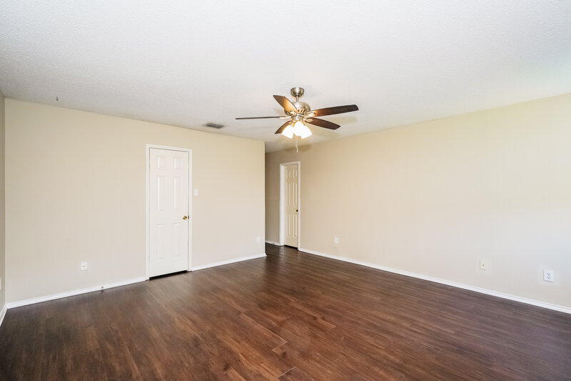 2,180/Mo, 3520 Clydesdale Dr Denton, TX 76210 Main Bedroom View 2