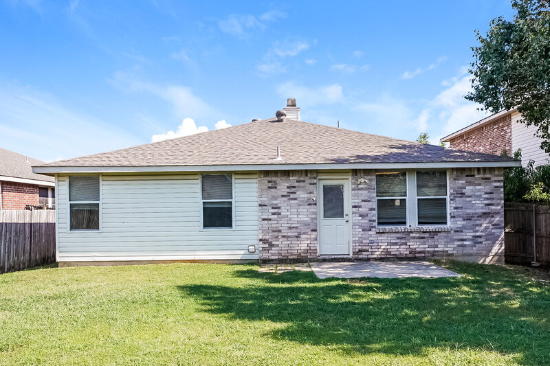 2,180/Mo, 3520 Clydesdale Dr Denton, TX 76210 Rear View