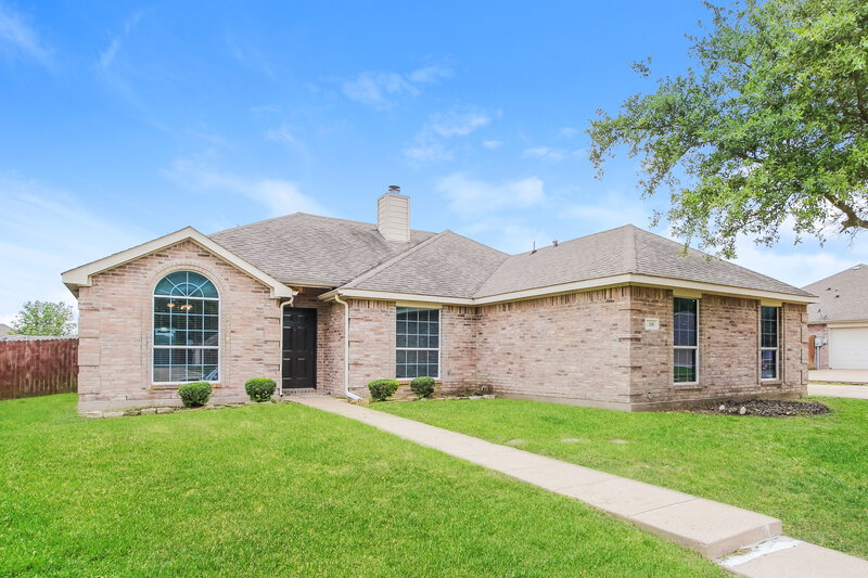2,100/Mo, 118 Richard Ln Red Oak, TX 75154 Front View