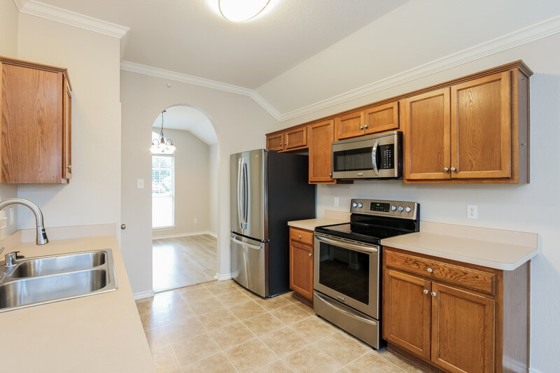 2,100/Mo, 118 Richard Ln Red Oak, TX 75154 Kitchen View