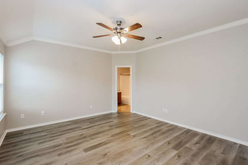 2,100/Mo, 118 Richard Ln Red Oak, TX 75154 Main Bedroom View