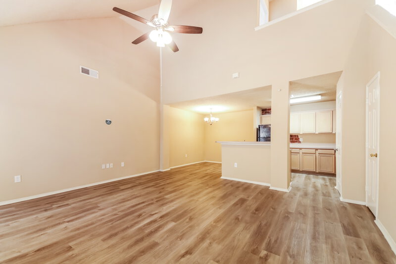 2,180/Mo, 525 Valley View Dr Lewisville, TX 75067 Living Room View