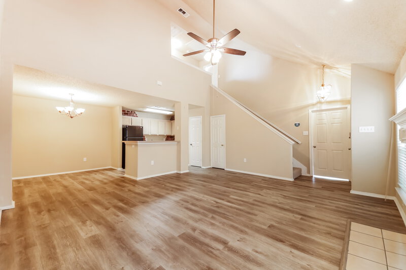 2,180/Mo, 525 Valley View Dr Lewisville, TX 75067 Living Room View 2