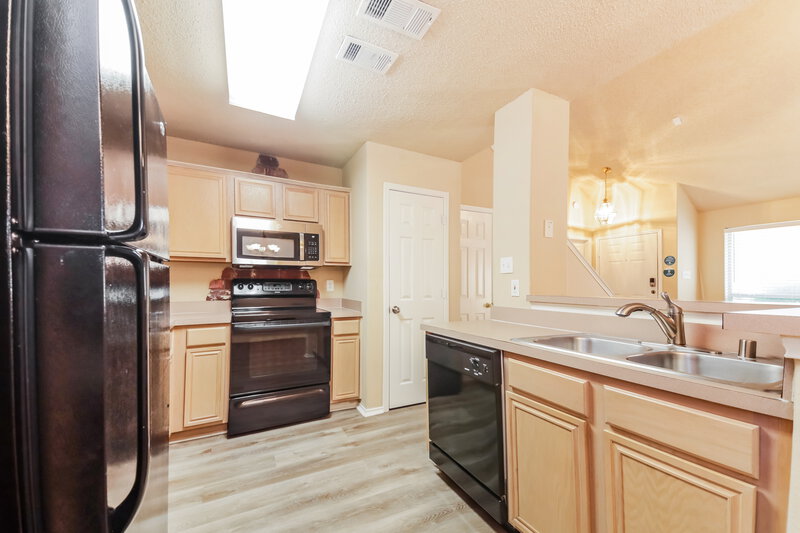 2,180/Mo, 525 Valley View Dr Lewisville, TX 75067 Kitchen View
