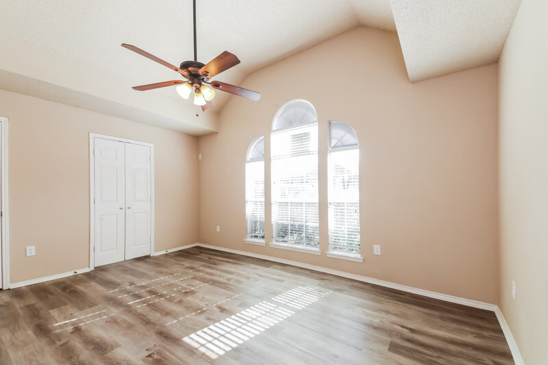 2,180/Mo, 525 Valley View Dr Lewisville, TX 75067 Main Bedroom View