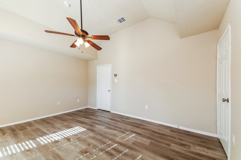 2,180/Mo, 525 Valley View Dr Lewisville, TX 75067 Main Bedroom View 2