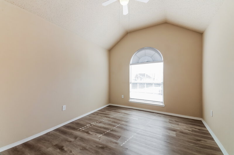 2,180/Mo, 525 Valley View Dr Lewisville, TX 75067 Bedroom View 2