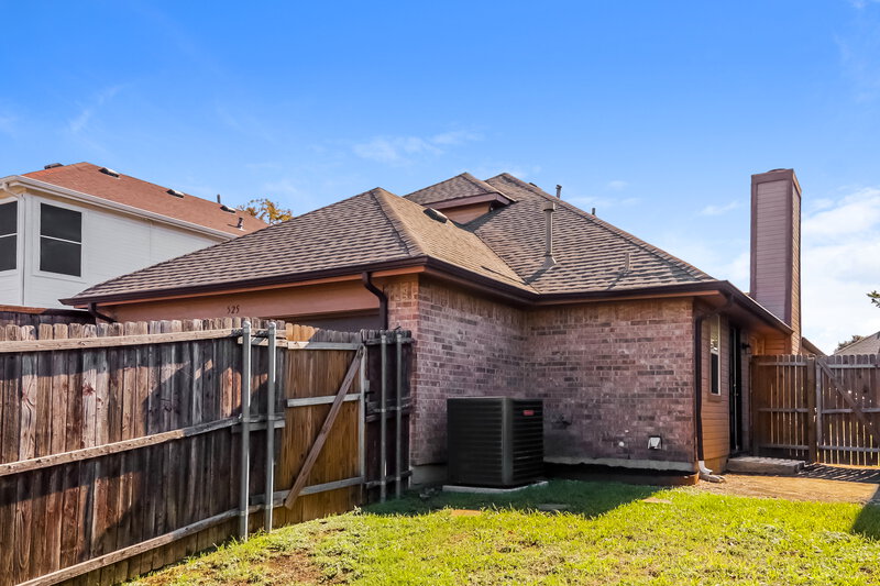 2,180/Mo, 525 Valley View Dr Lewisville, TX 75067 Rear View