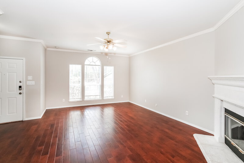 1,750/Mo, 2401 Westheimer Rd Denton, TX 76210 Living Room View 2