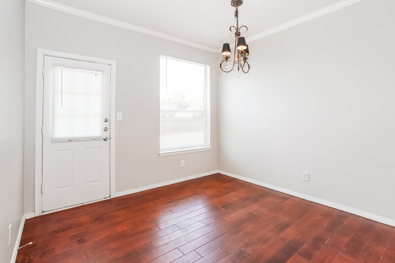 1,750/Mo, 2401 Westheimer Rd Denton, TX 76210 Dining Room View