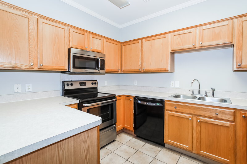 1,750/Mo, 2401 Westheimer Rd Denton, TX 76210 Kitchen View 2