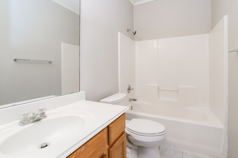 1,750/Mo, 2401 Westheimer Rd Denton, TX 76210 Bathroom View