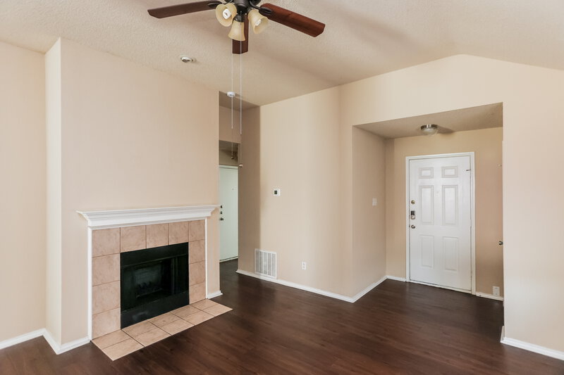 2,640/Mo, 2409 Spoonbill Ct Mesquite, TX 75181 Living Room View 2