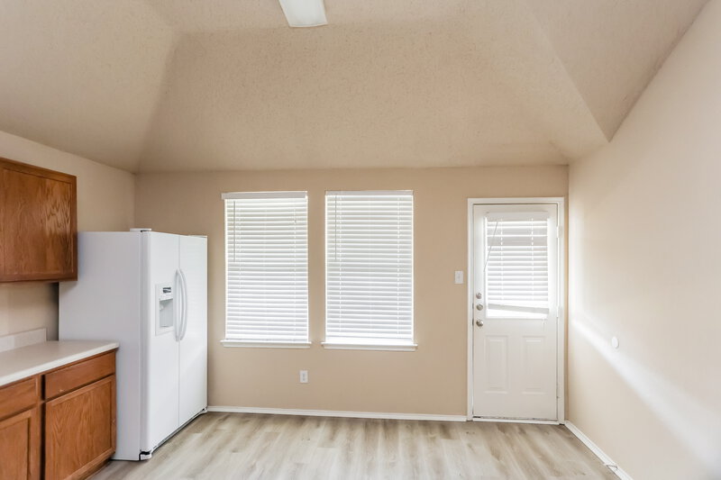 2,640/Mo, 2409 Spoonbill Ct Mesquite, TX 75181 Kitchen View